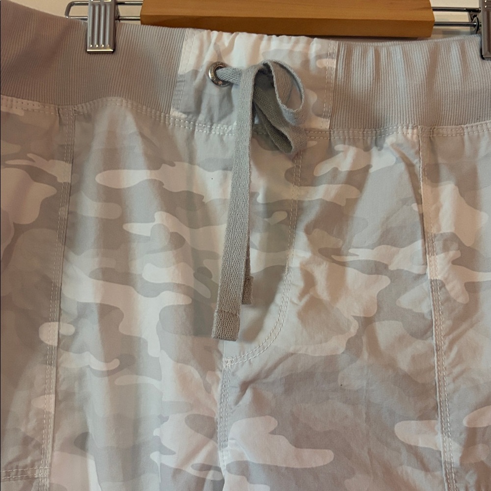 DKNY Sport cotton camo cargo jogger pants size L NWT. - Picture 4 of 6